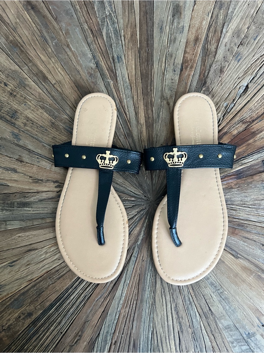 Juicy Couture Black Crown Charm Thong Sandals Size 9 Gold Studded Y2K
